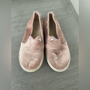 USED/ children’s place size 11 suede shoes